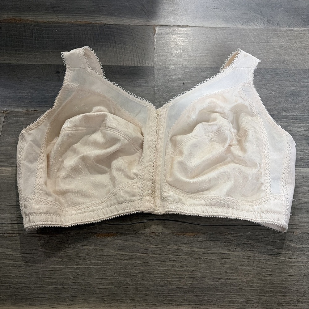 Playtex Bra 42DD Full Coverage 4695 Comfort Strap With Front Closure